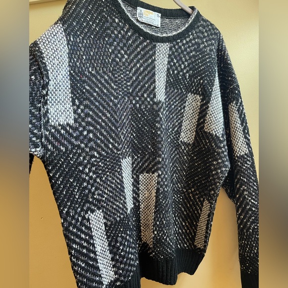 Vintage London Fog Sweater - Picture 2 of 11